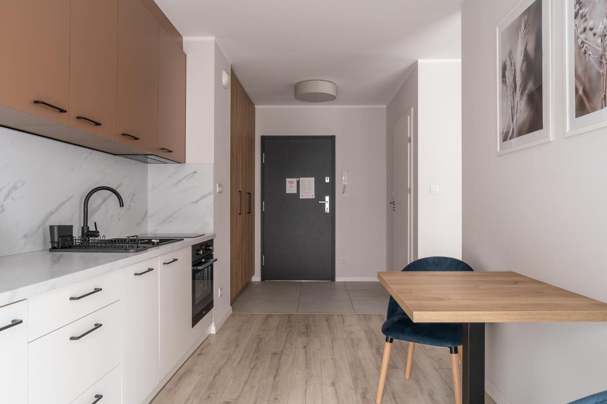 Rentplanet - Atal Square Apartment