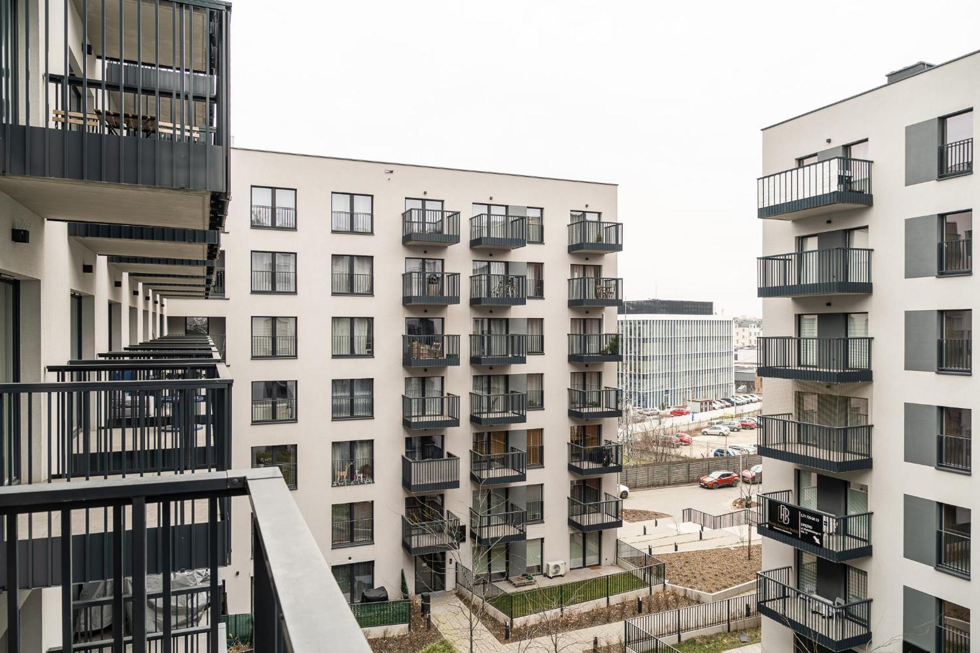 Rentplanet - Atal Square