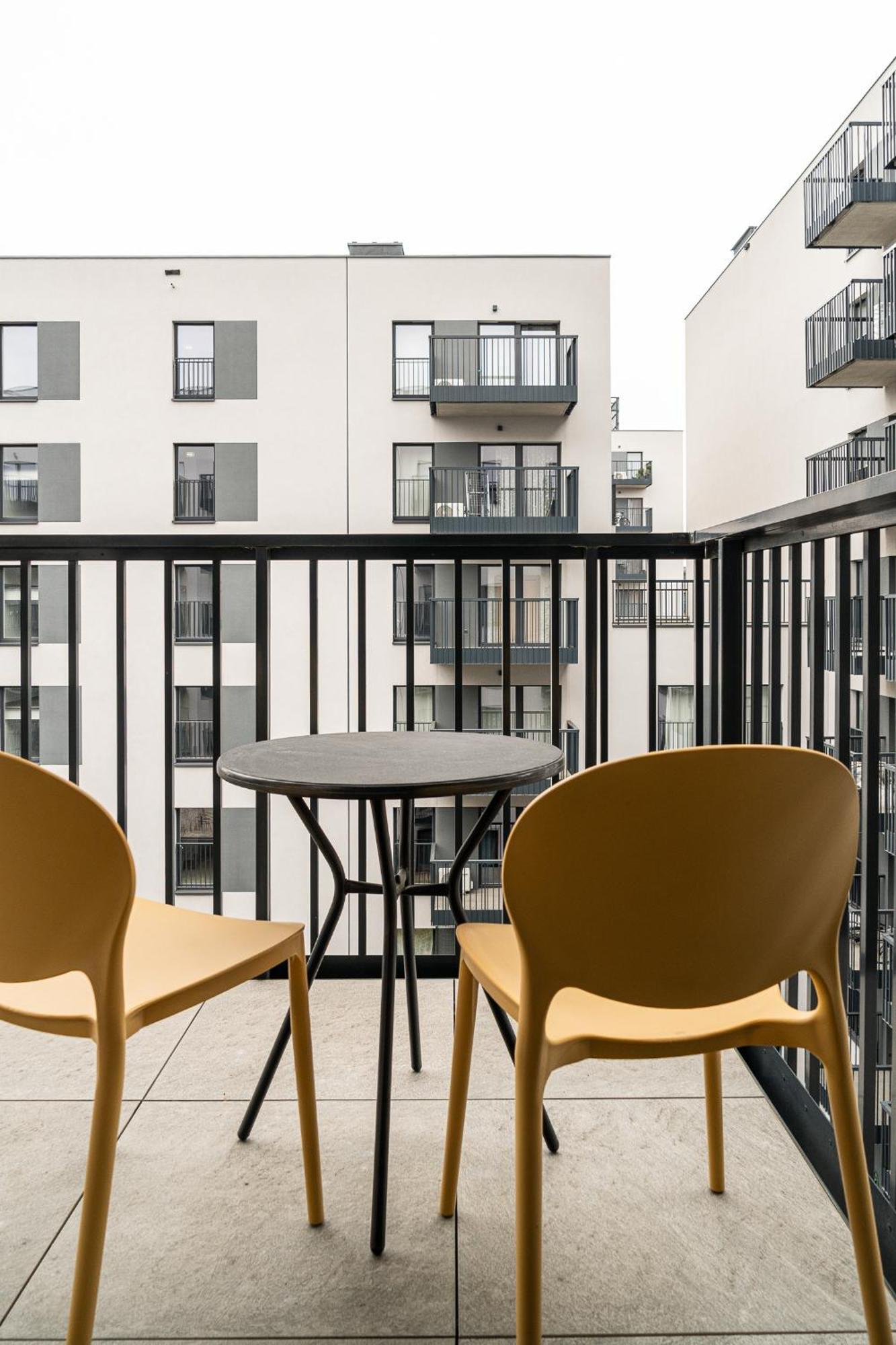 Rentplanet - Atal Square Apartment