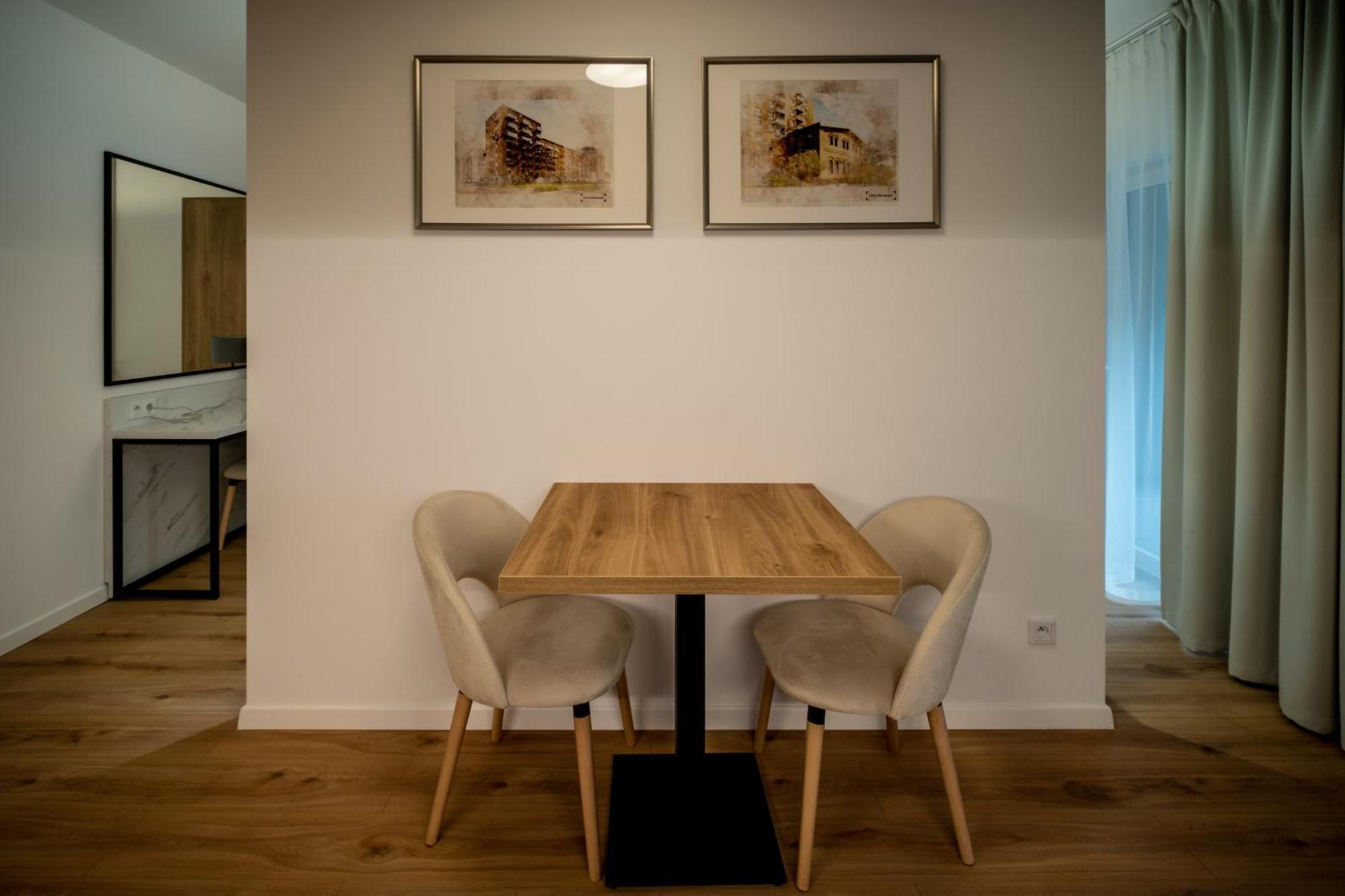 Rentplanet - Atal Square * Breslavia