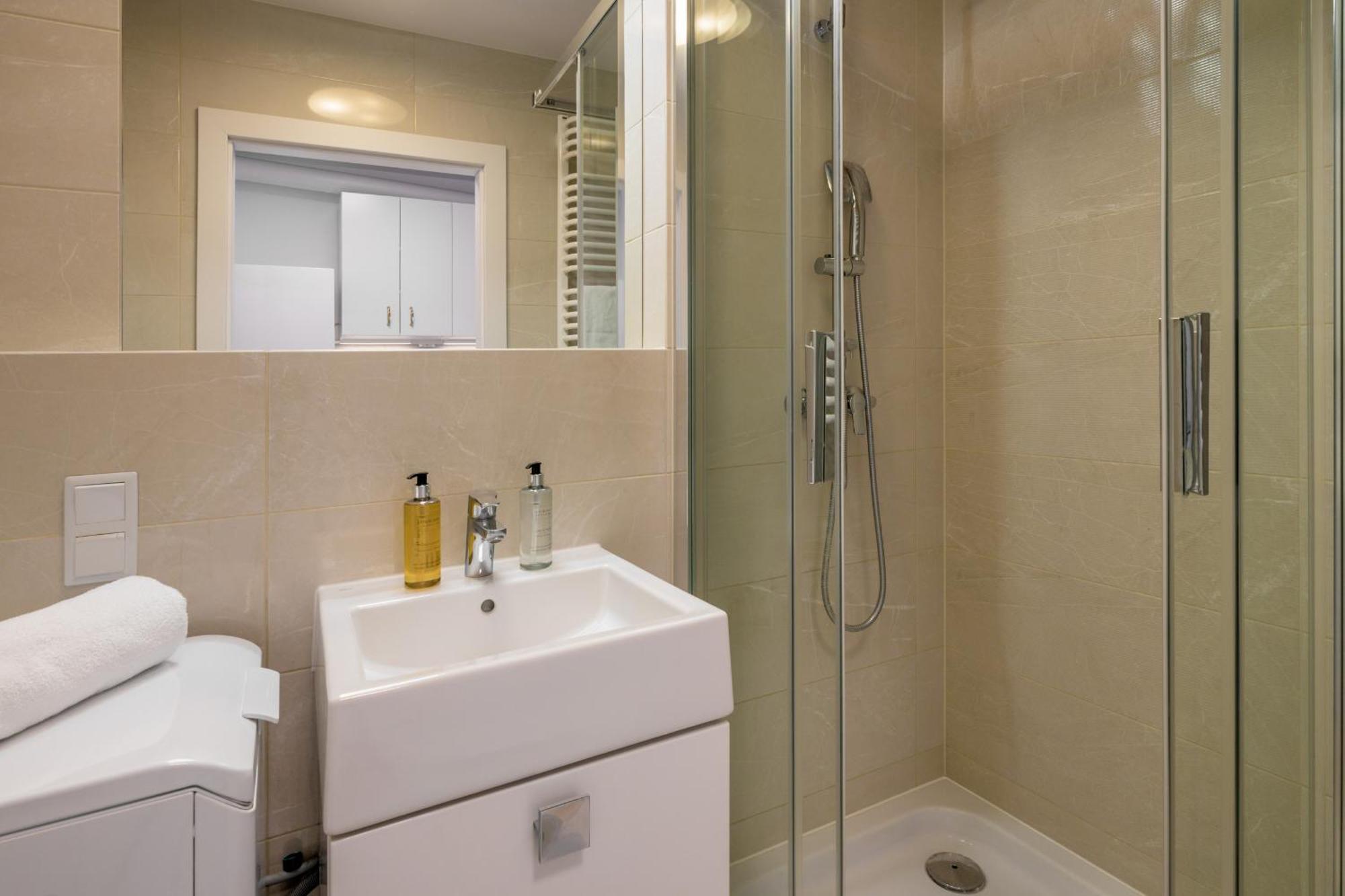 Rentplanet - Atal Square * Breslavia